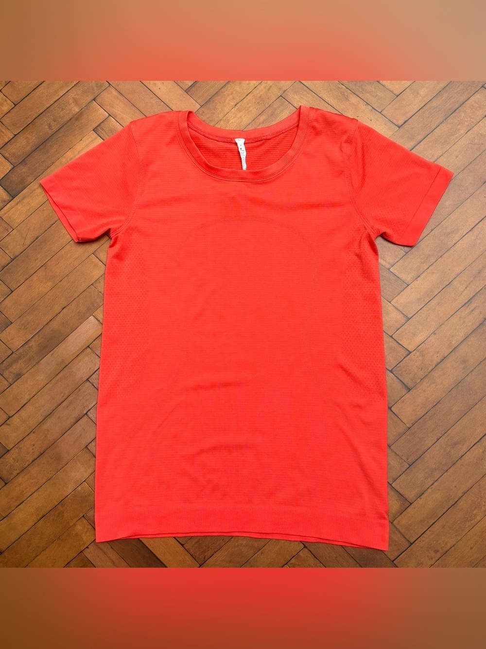 Lululemon Swiftly Tech Relaxed Short Sleeve Shirt In Hot Sunset Size 4